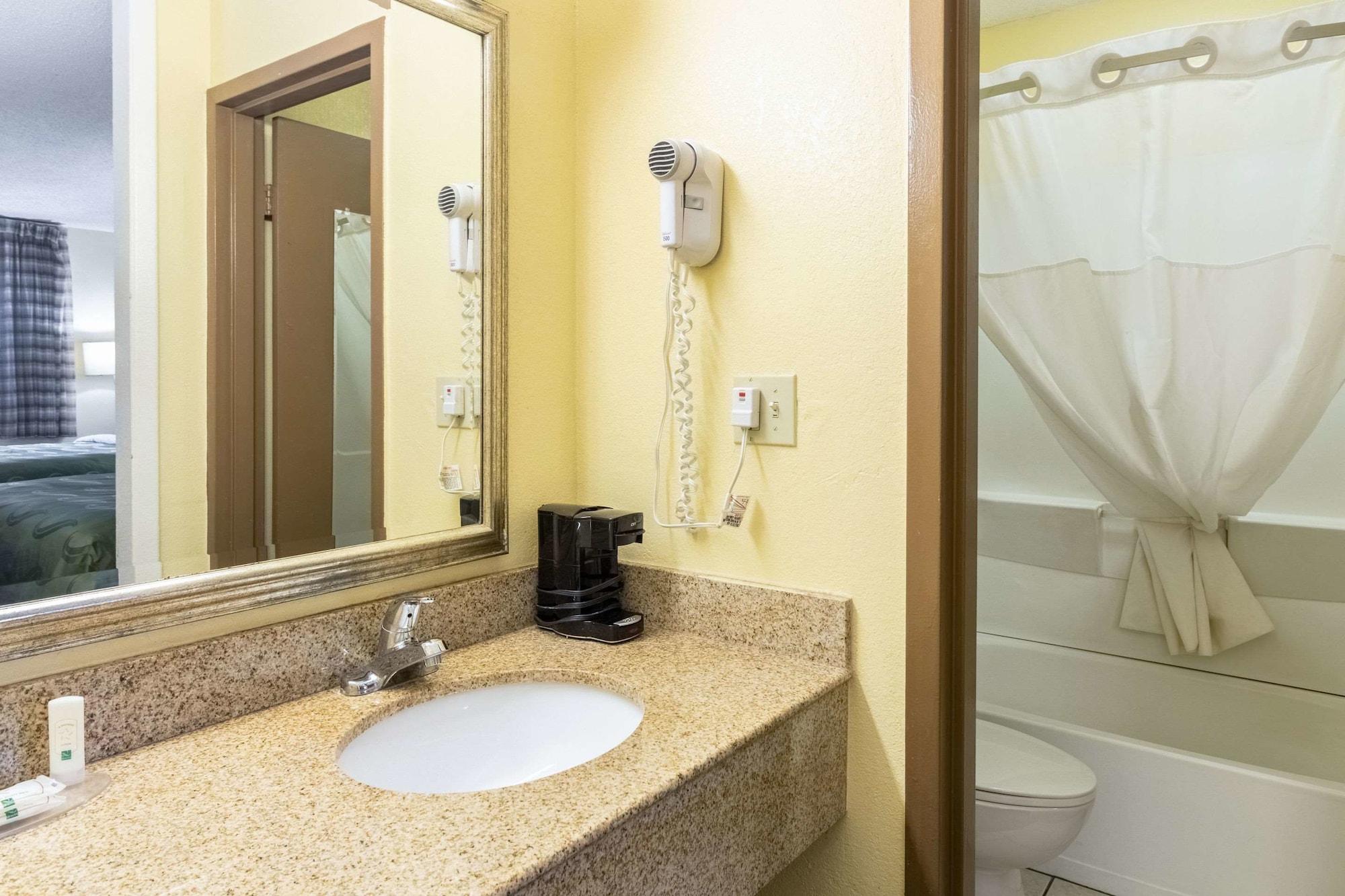 Quality Inn Франклин Екстериор снимка