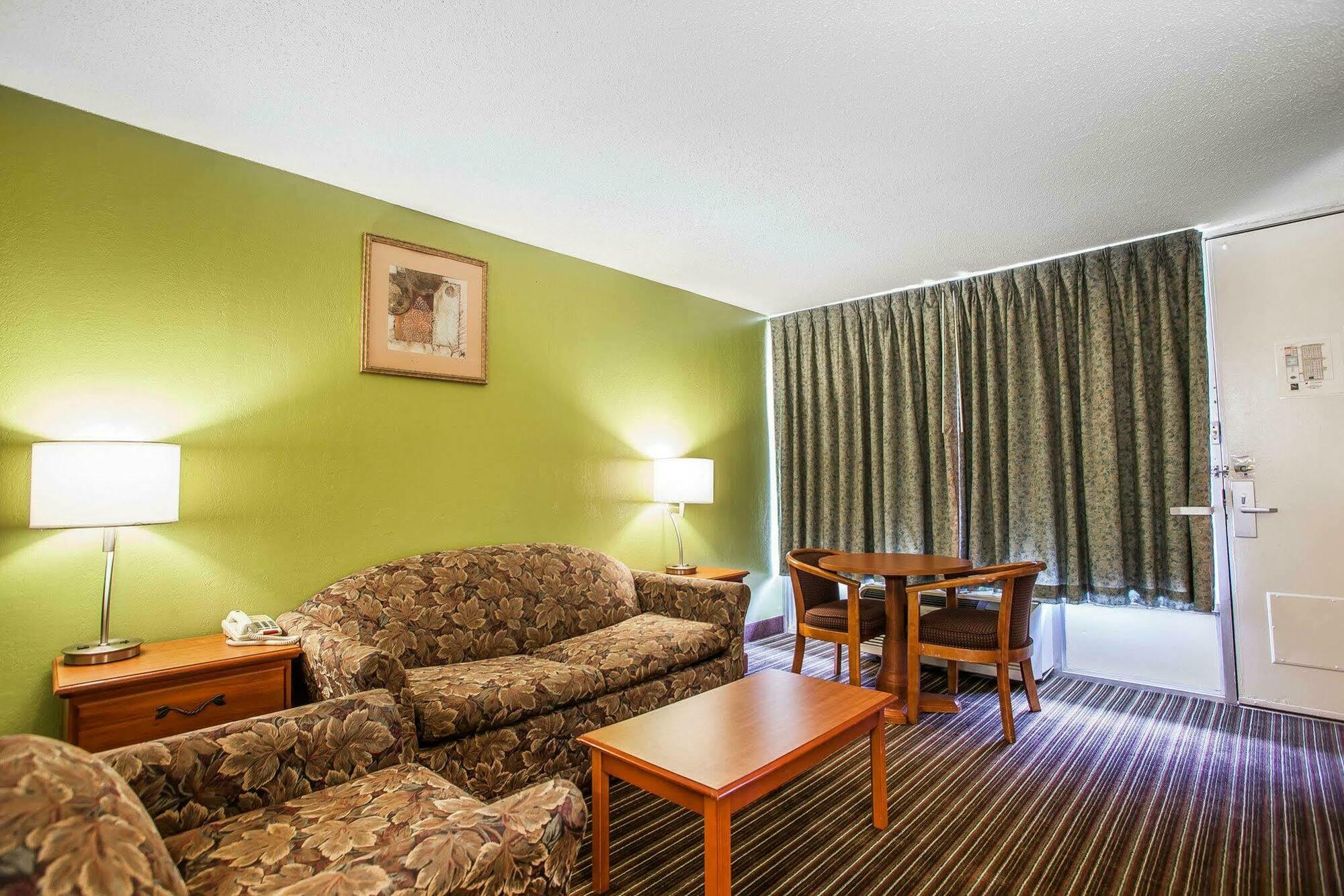 Quality Inn Франклин Екстериор снимка